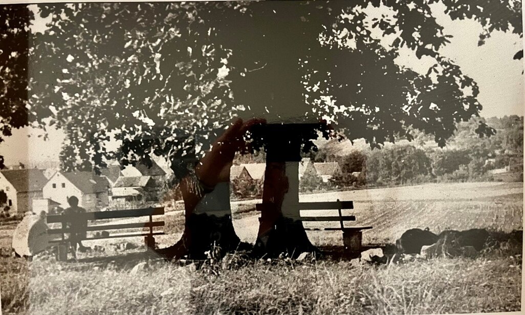 Foto aus der Zeit Ende der 50er Jahre des 20. Jh. mit Blick vom damaligen Kindstein-Areal auf den Ostrand des Dorfes